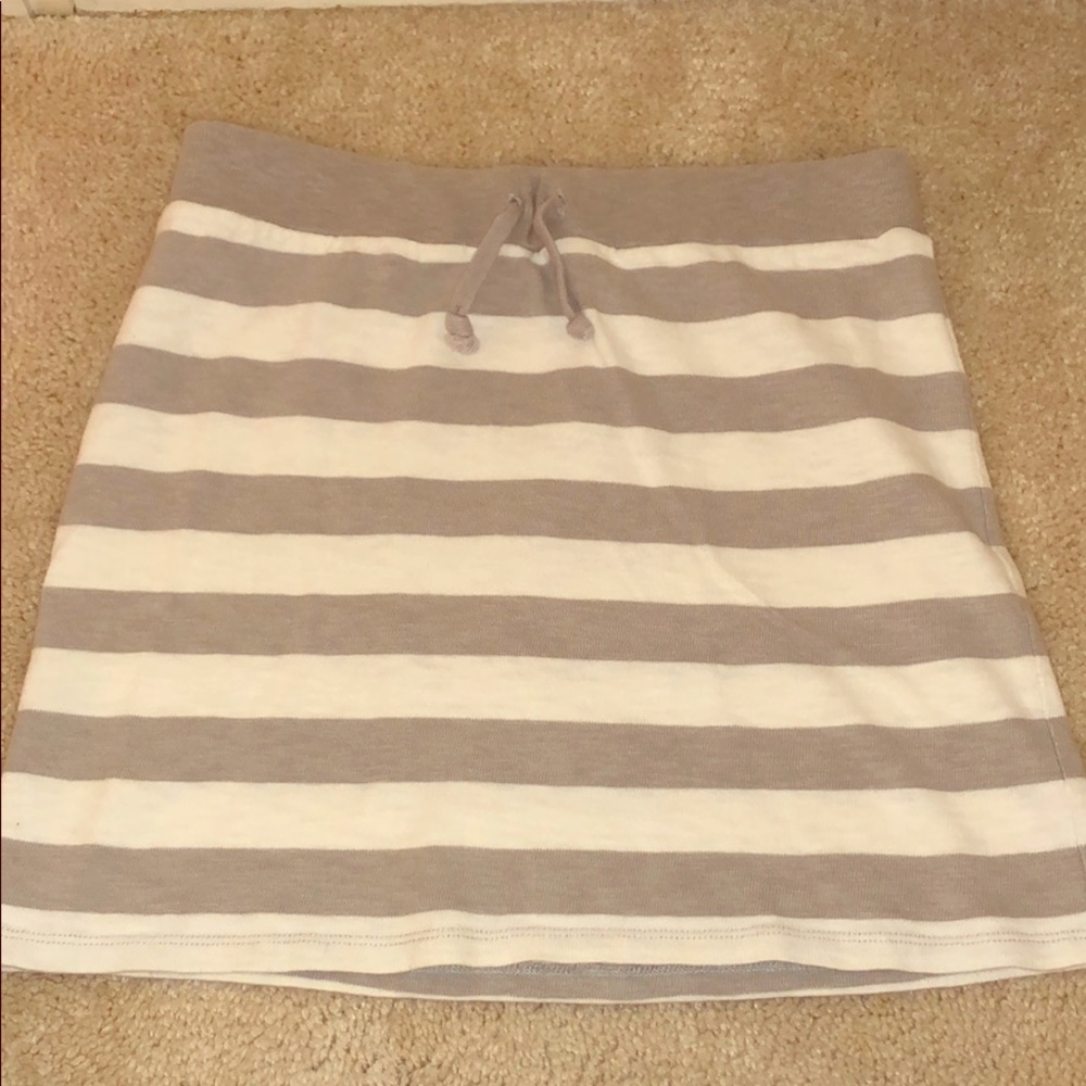 Grey and white striped short skirt